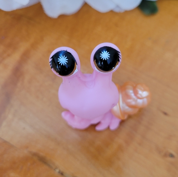 Littlest Pet Shop LPS #952 Pink Hermit Crab Brown Eyes - Picture 6 of 12